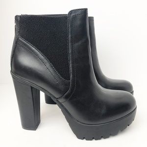Steve Madden Leather Ankle Platform Boots  Sz 8.5
